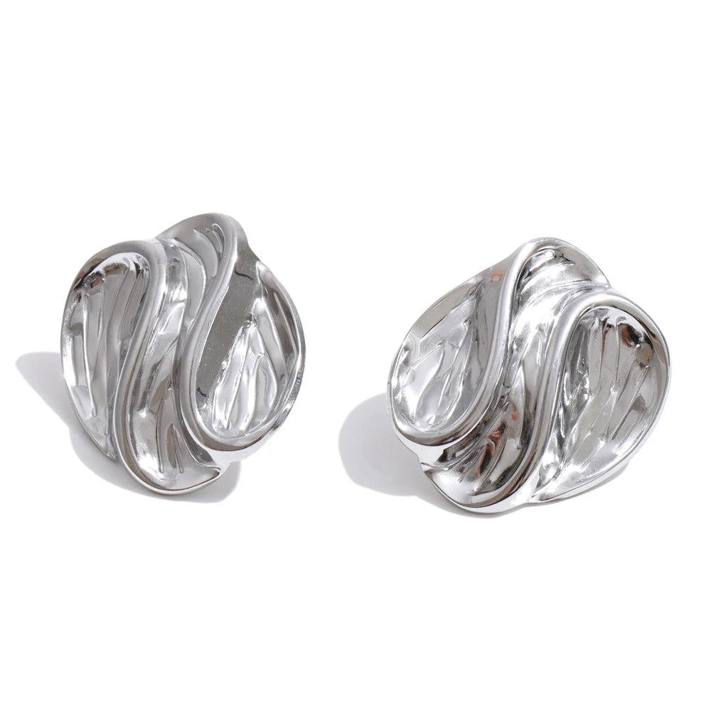 Geometric earrings in 18K gold-plated stainless steel.