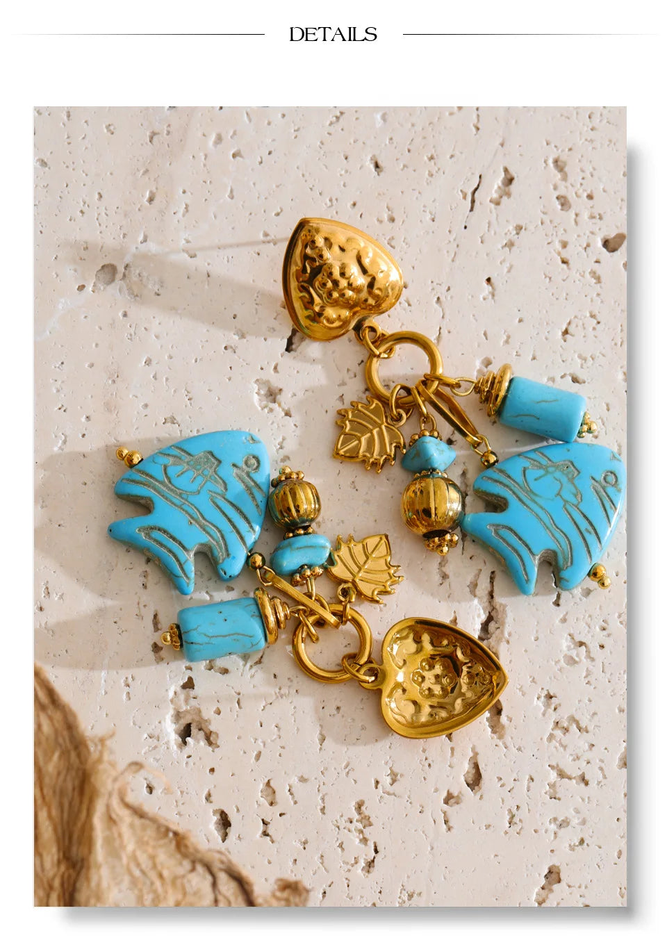 Blue natural stone geometric earrings in gold-plated stainless steel with natural stone.