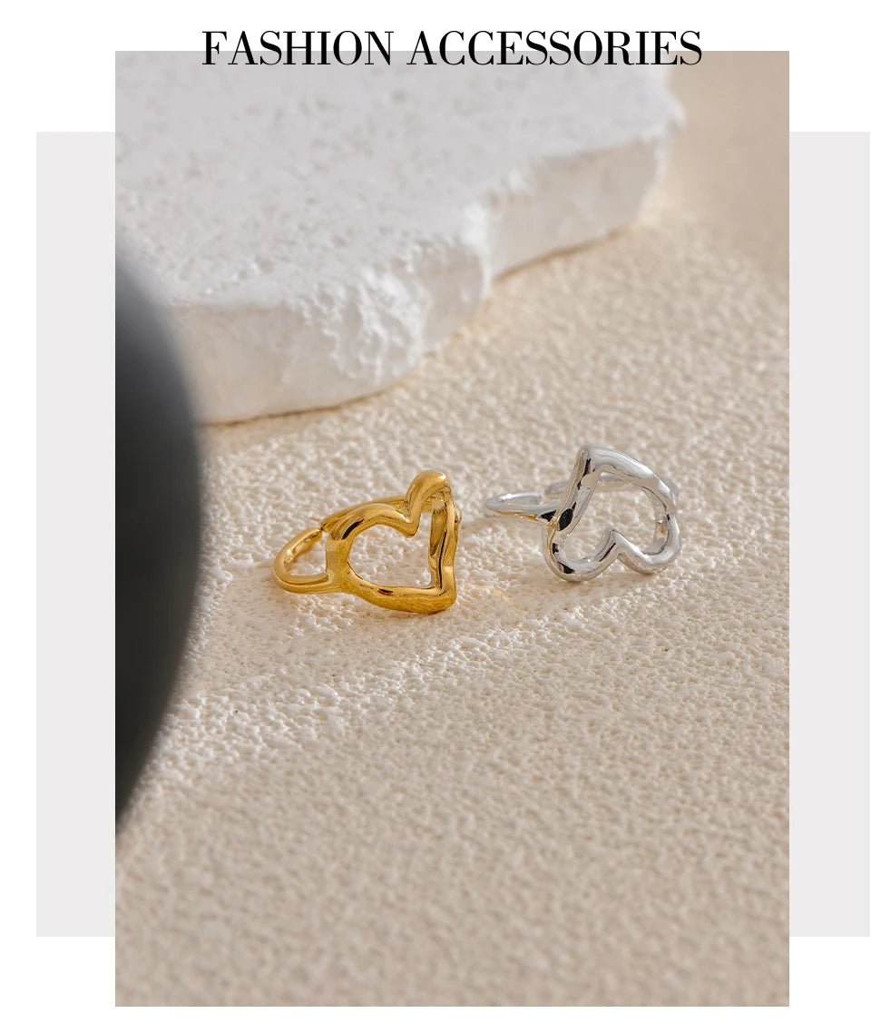Heart minimalist ring in gold-plated stainless steel.
