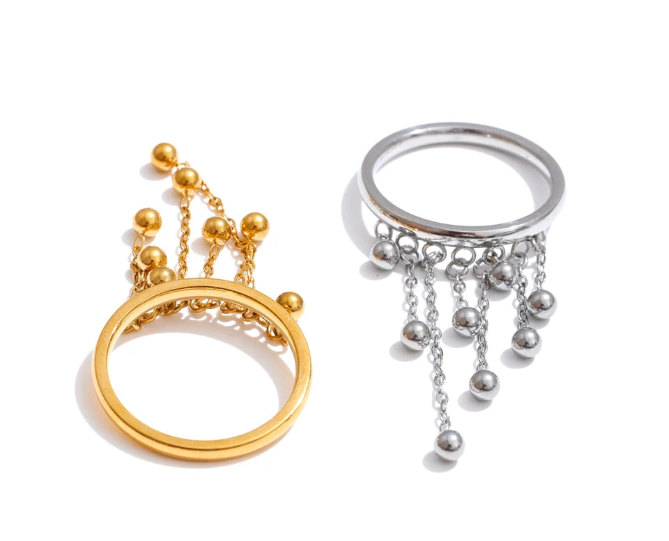 Beaded geometric chain ring in 18K gold-plated stainless steel.