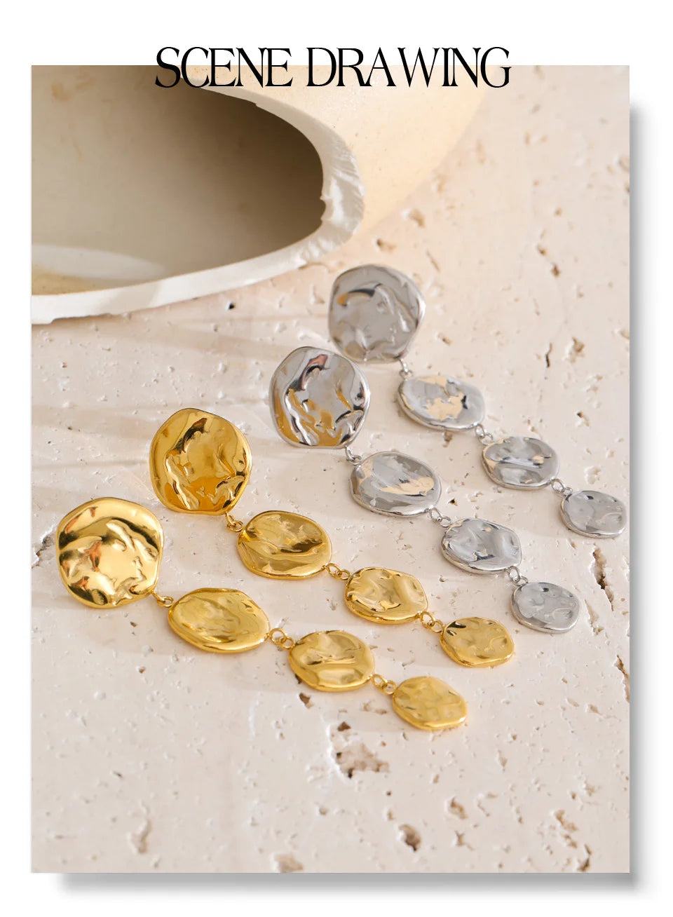Geometric chain earrings in gold-plated stainless steel.