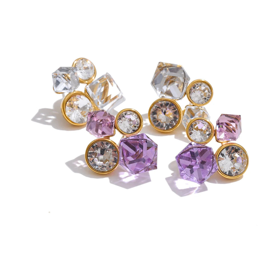 White crystal geometric earrings in gold-plated stainless steel with crystal.