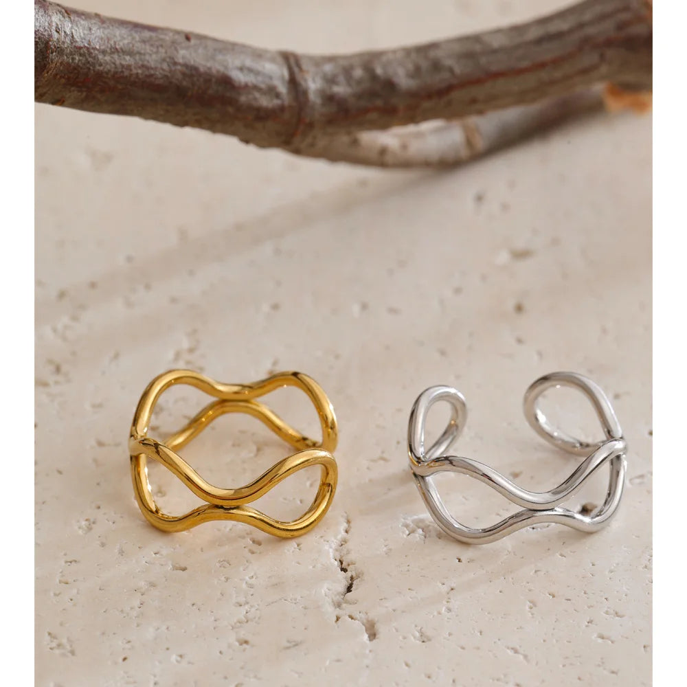 Geometric ring in 18K gold-plated stainless steel.