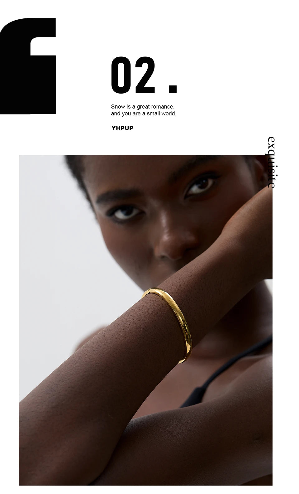Geometric bracelet in gold-plated stainless steel.