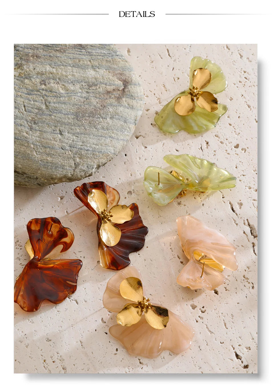 Green resin flower earrings in gold-plated stainless steel with resin.