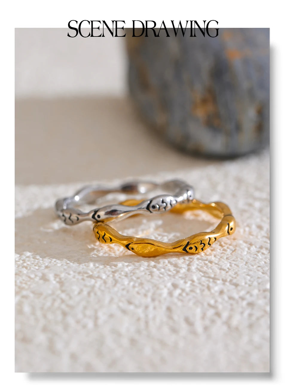Minimalist geometric ring in 18K gold-plated stainless steel.