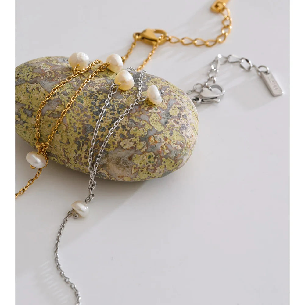 Freshwater Pearl Geometric Chain Bracelet — Gold-Plated Stainless Steel with Freshwater Pearl · PS1068
