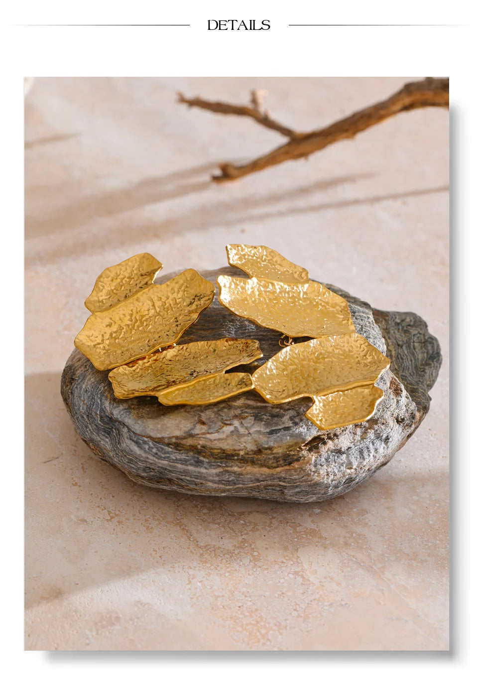 Hammered geometric earrings in gold-plated stainless steel.