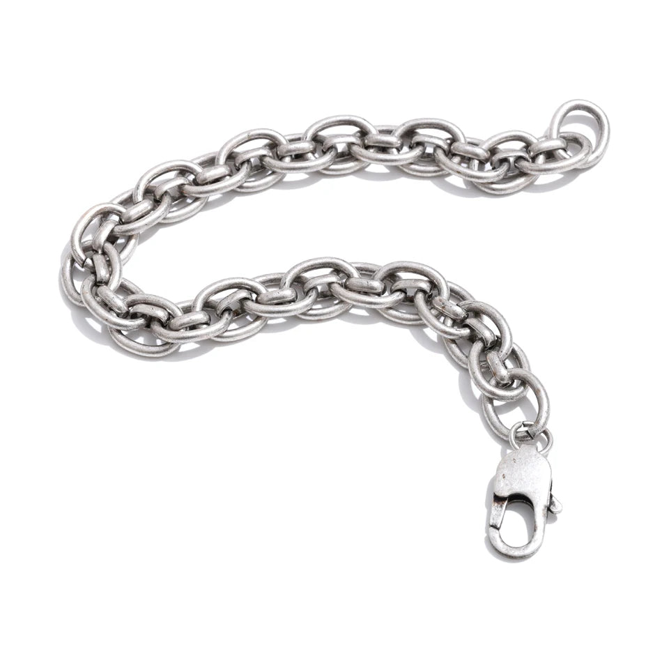 Vintage geometric chain necklace in gold-plated stainless steel.