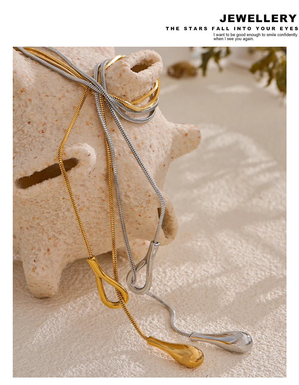 Geometric chain necklace in gold-plated 316L stainless steel.