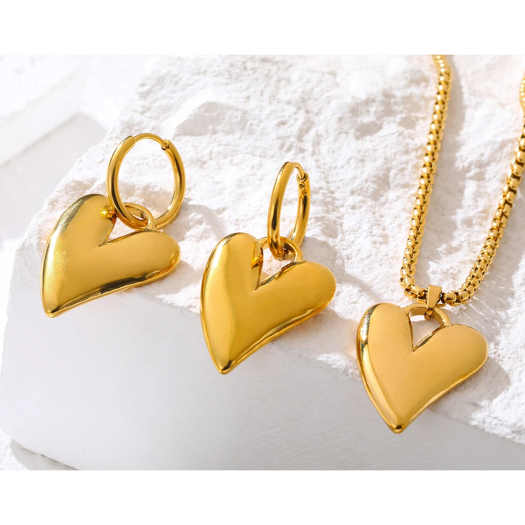 Irregular Heart Pendant Necklace — 316L Stainless Steel · PS409