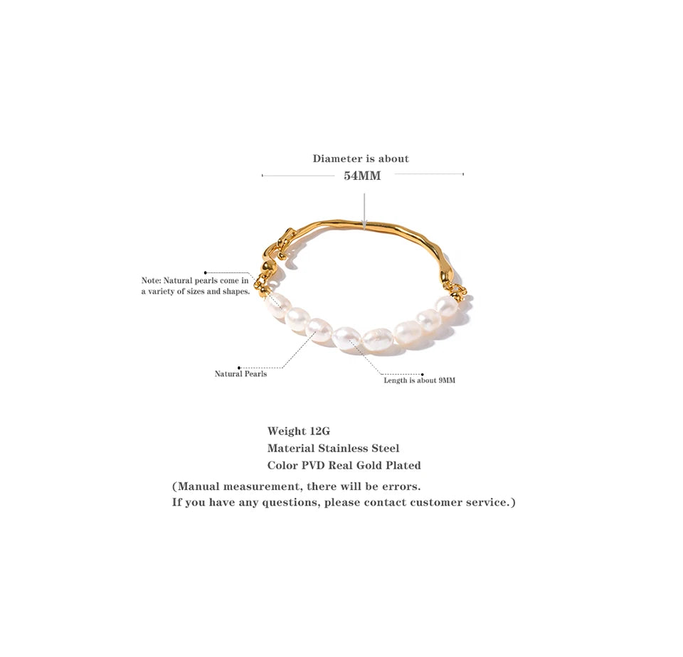 Freshwater pearl geometric bracelet in 18K gold-plated stainless steel with freshwater pearl.