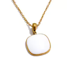 Geometric necklace in gold-plated stainless steel.