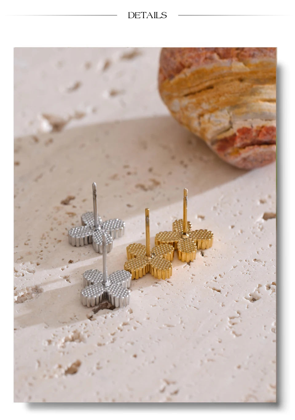 Cubic zirconia flower earrings in gold-plated stainless steel with cubic zirconia.