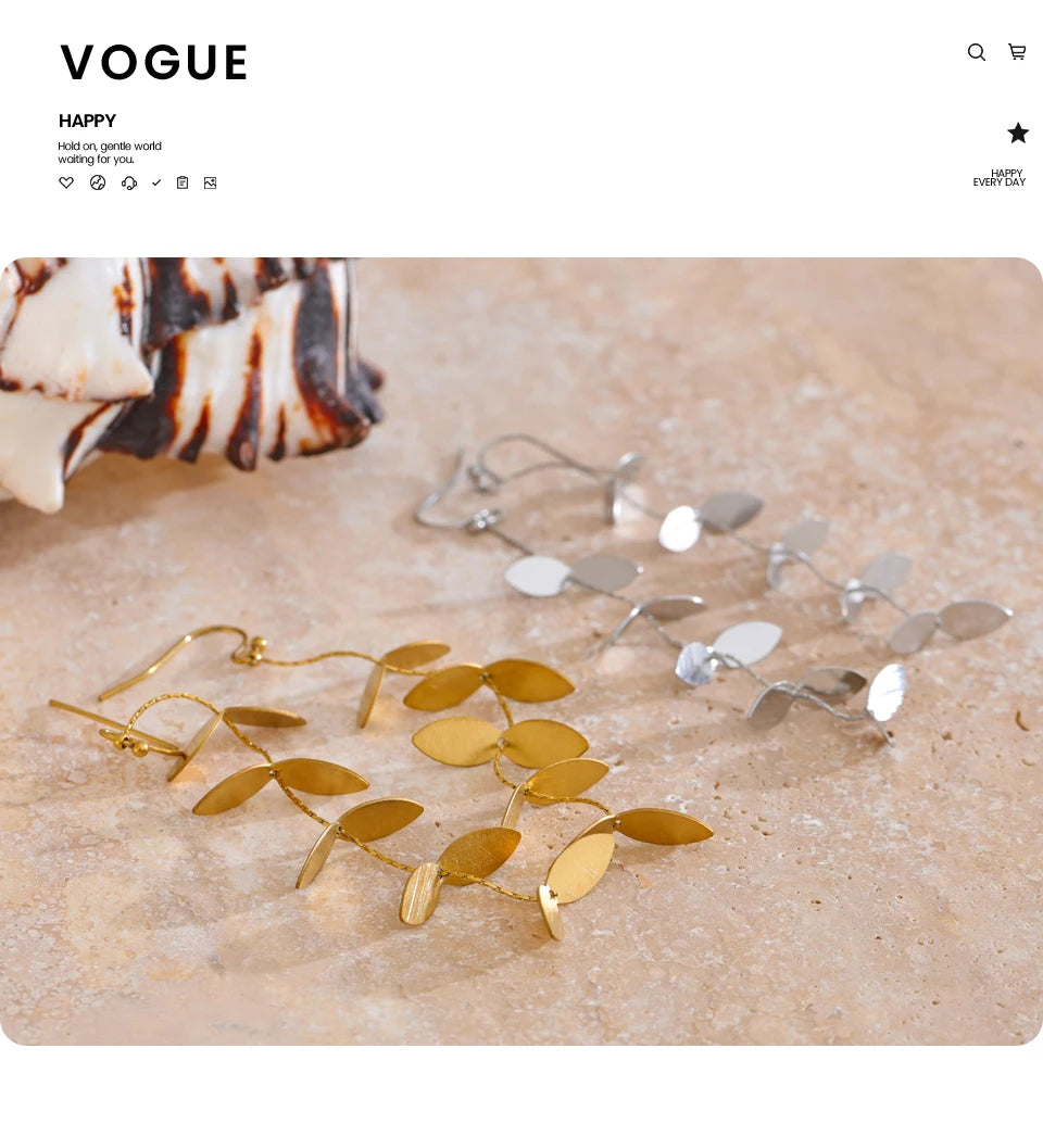 Vintage geometric earrings in gold-plated stainless steel.