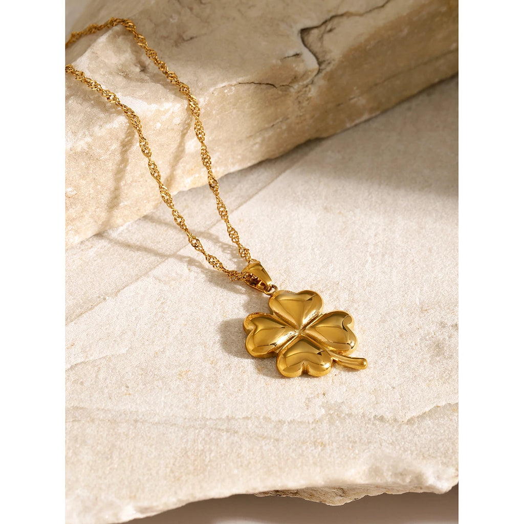 Lucky Flower Necklace — Stainless Steel · PS324