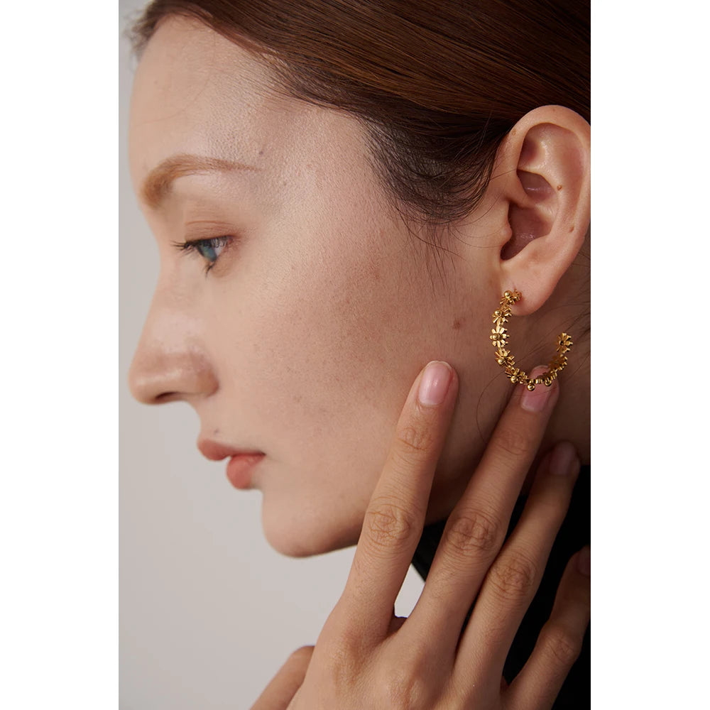 Flower Geometric Earrings — Gold-Plated Stainless Steel · PS1873