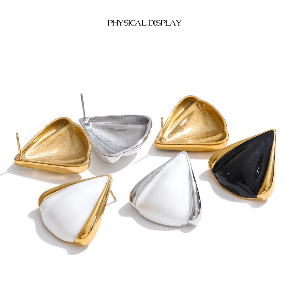 Black pearl geometric earrings in gold-plated stainless steel with pearl.
