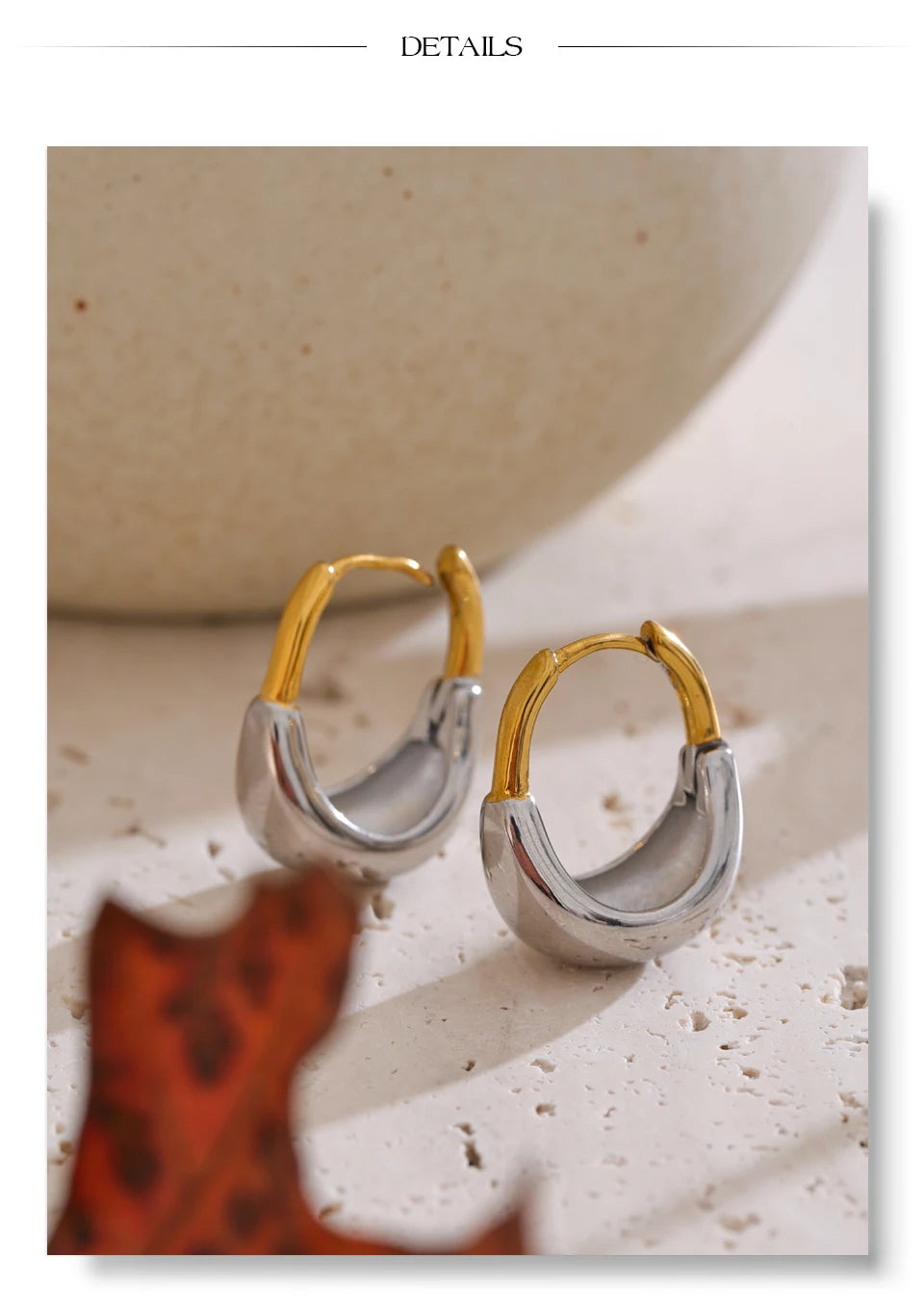 Geometric earrings in gold-plated stainless steel.