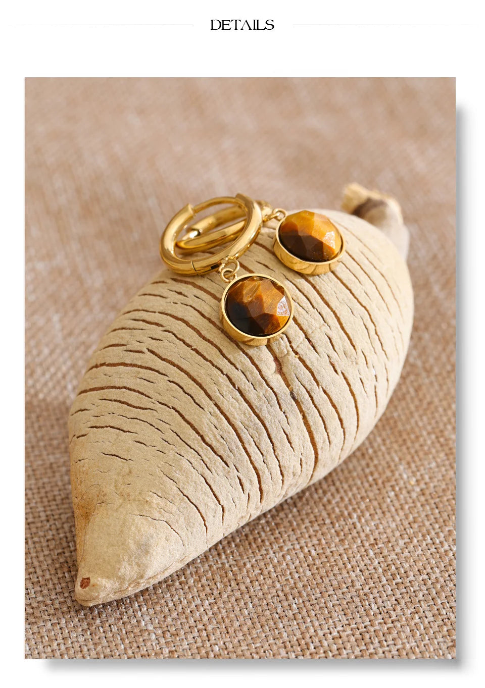 Red natural stone geometric earrings in gold-plated stainless steel with natural stone.