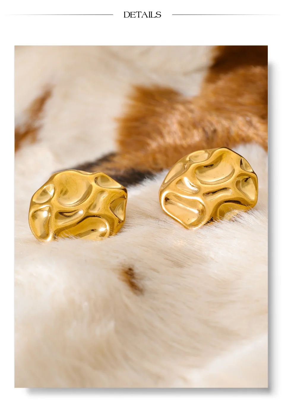 Hammered geometric earrings in gold-plated stainless steel.