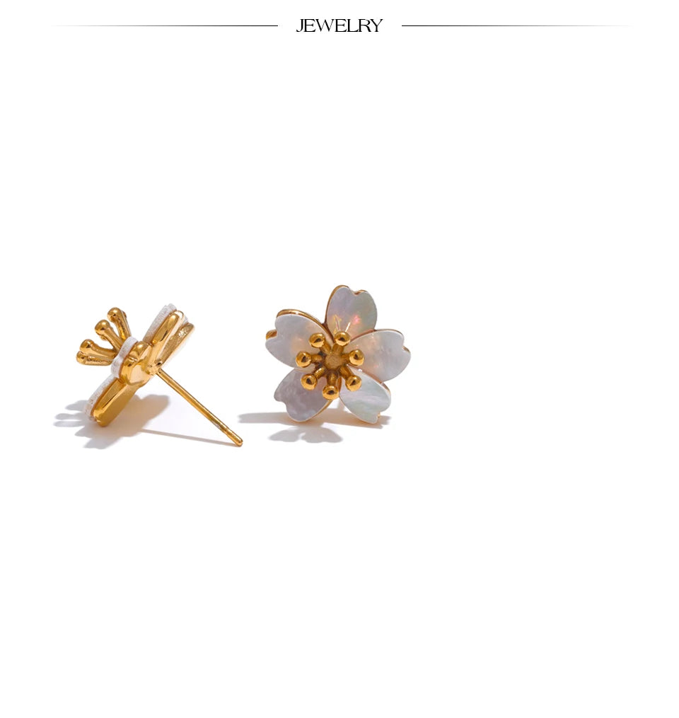Shell flower earrings in stainless steel with shell.