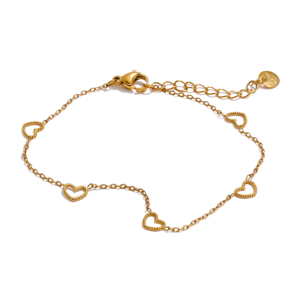 Heart geometric chain necklace in gold-plated stainless steel.