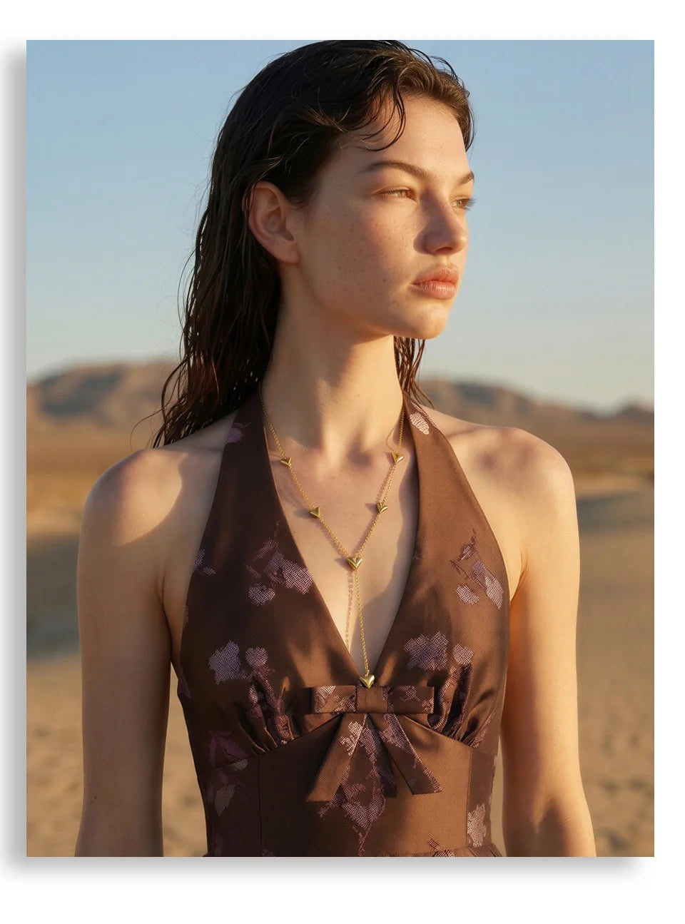 Heart chain necklace in gold-plated stainless steel.