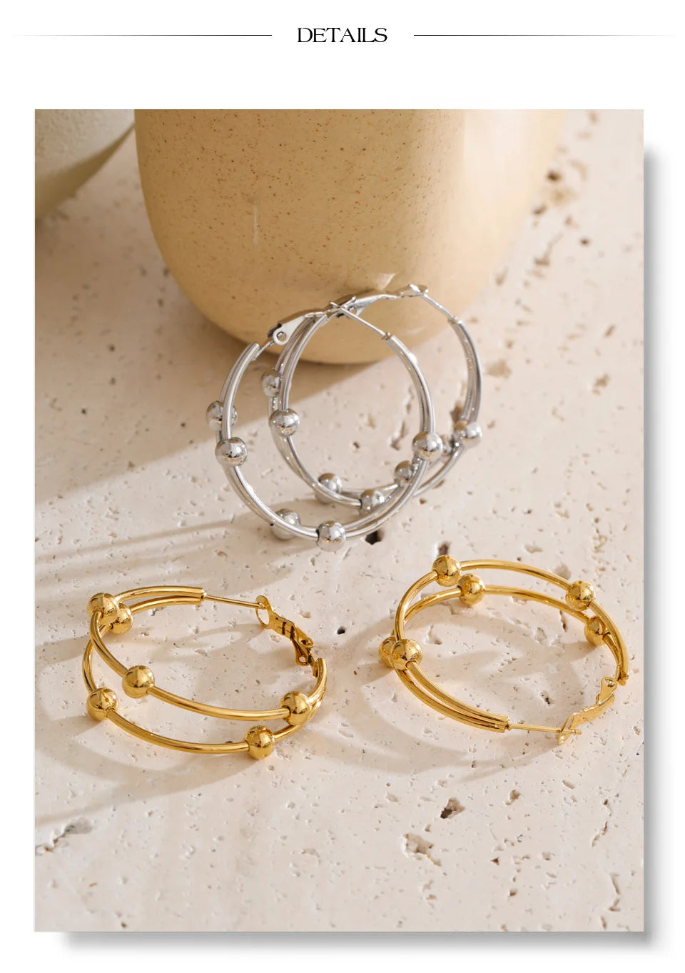 Geometric earrings in gold-plated stainless steel.