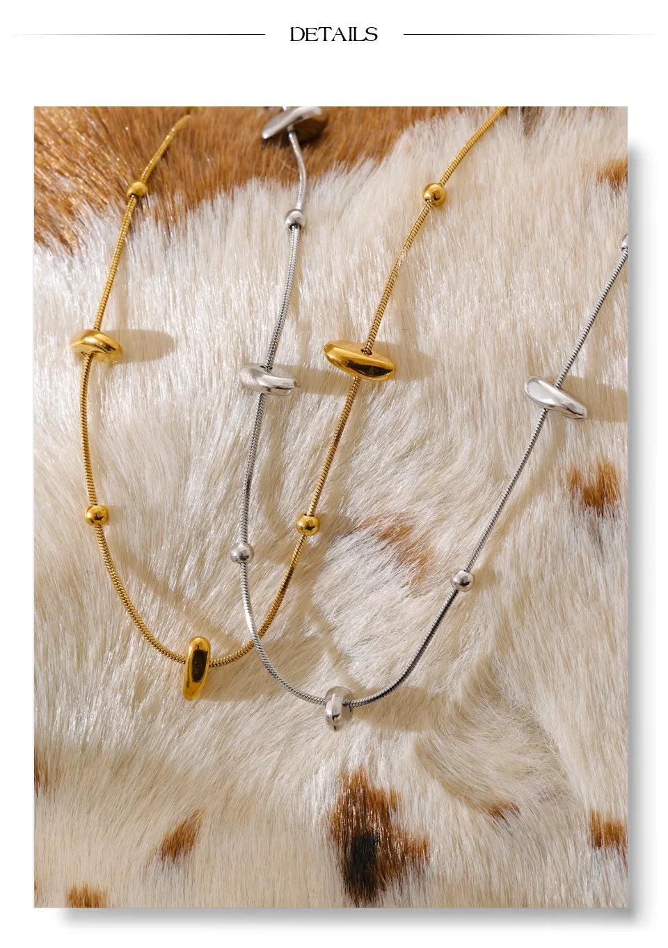 Geometric chain necklace in gold-plated stainless steel.