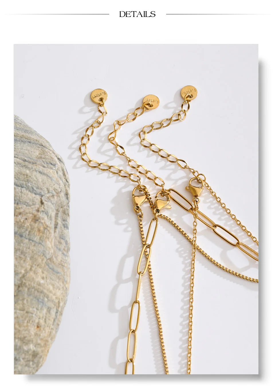 Geometric chain necklace in gold-plated stainless steel.
