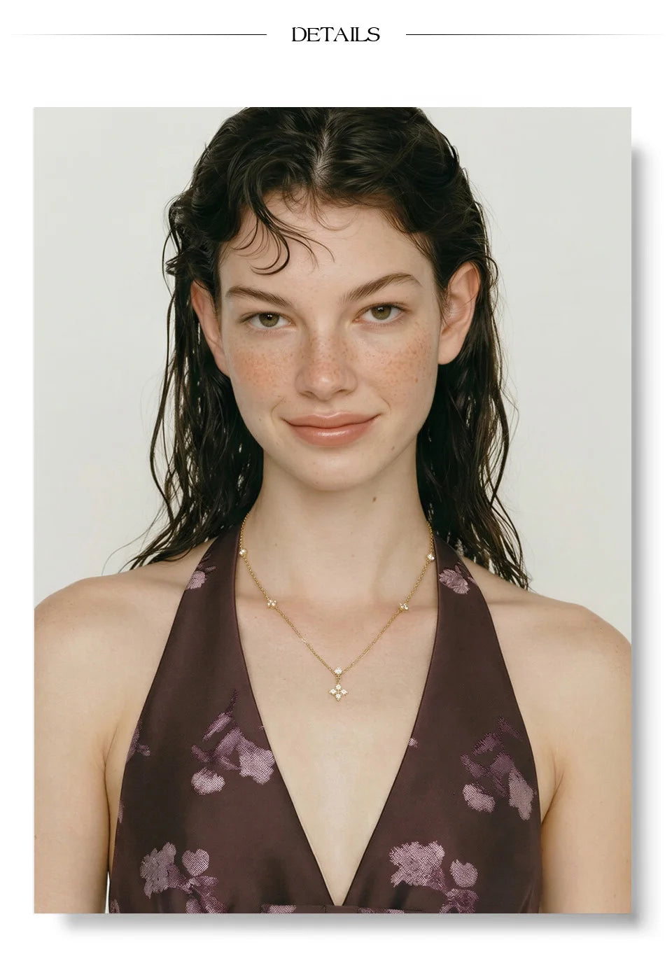 Cubic zirconia flower necklace in gold-plated stainless steel with cubic zirconia.