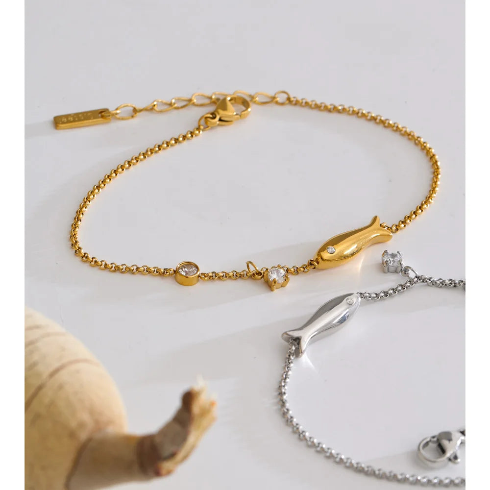 Cubic Zirconia Geometric Chain Bracelet — Gold-Plated Stainless Steel with Cubic Zirconia · PS1063