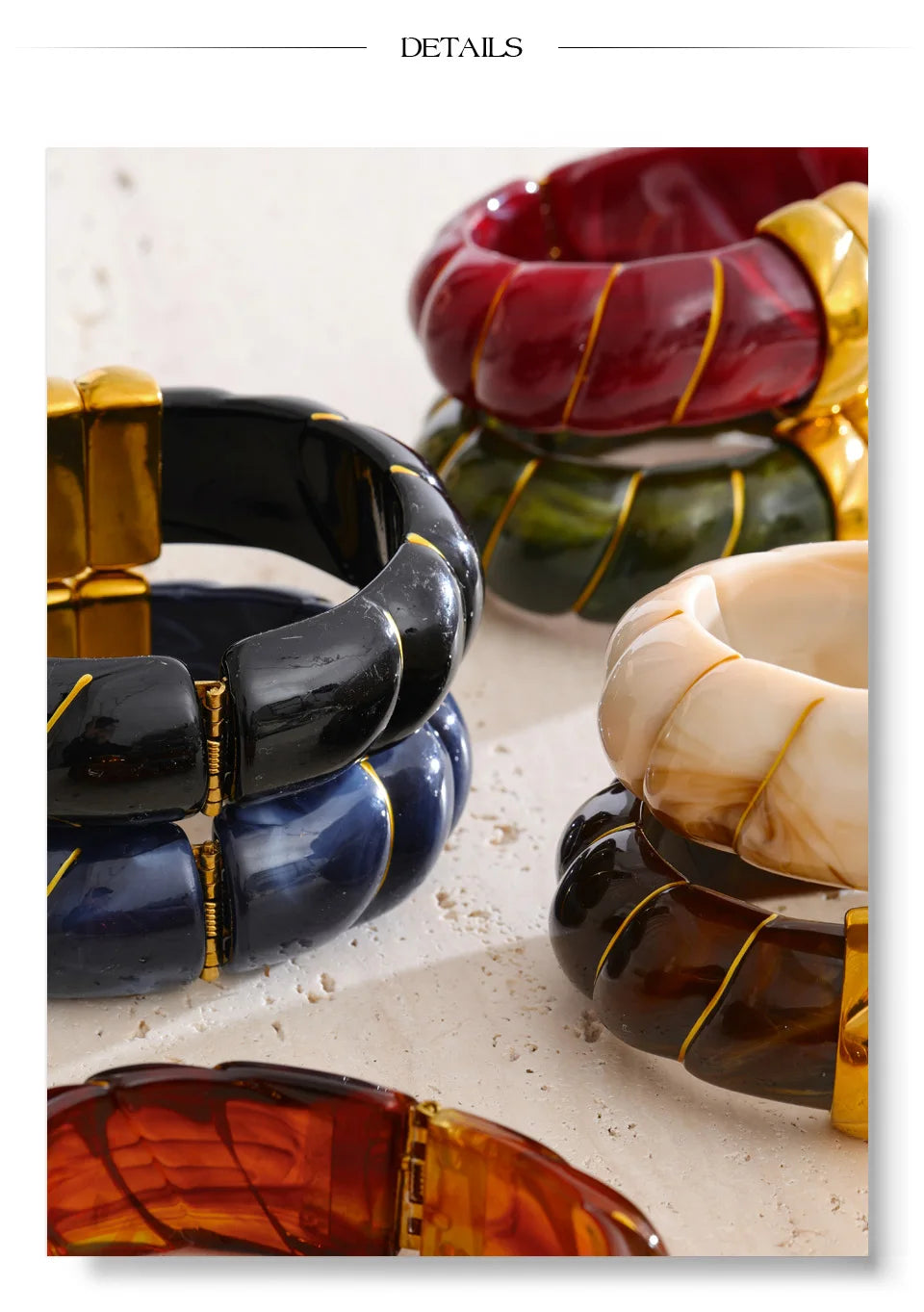Resin acrylic multi-color bracelet in gold-plated stainless steel with resin and acrylic.