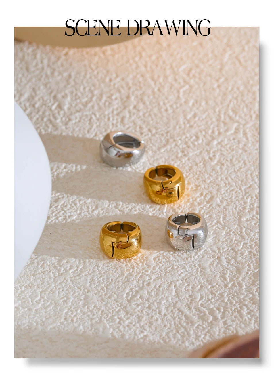 Geometric earrings in gold-plated stainless steel.