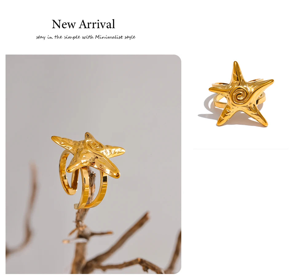 Star ring in 18K gold-plated 316L stainless steel.