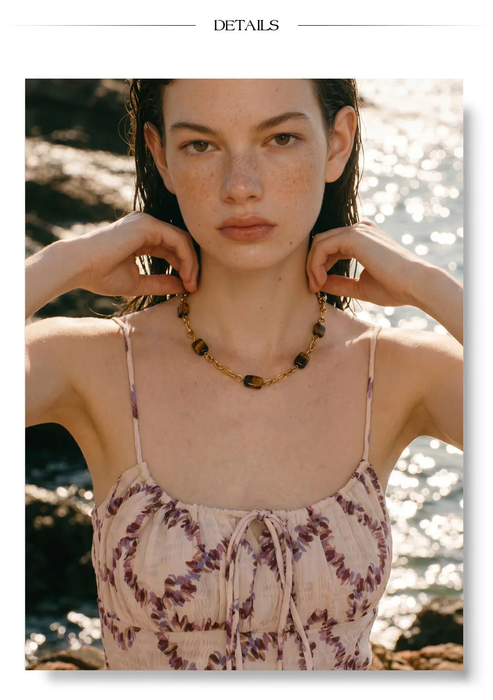 Natural stone geometric chain necklace in gold-plated stainless steel with natural stone.
