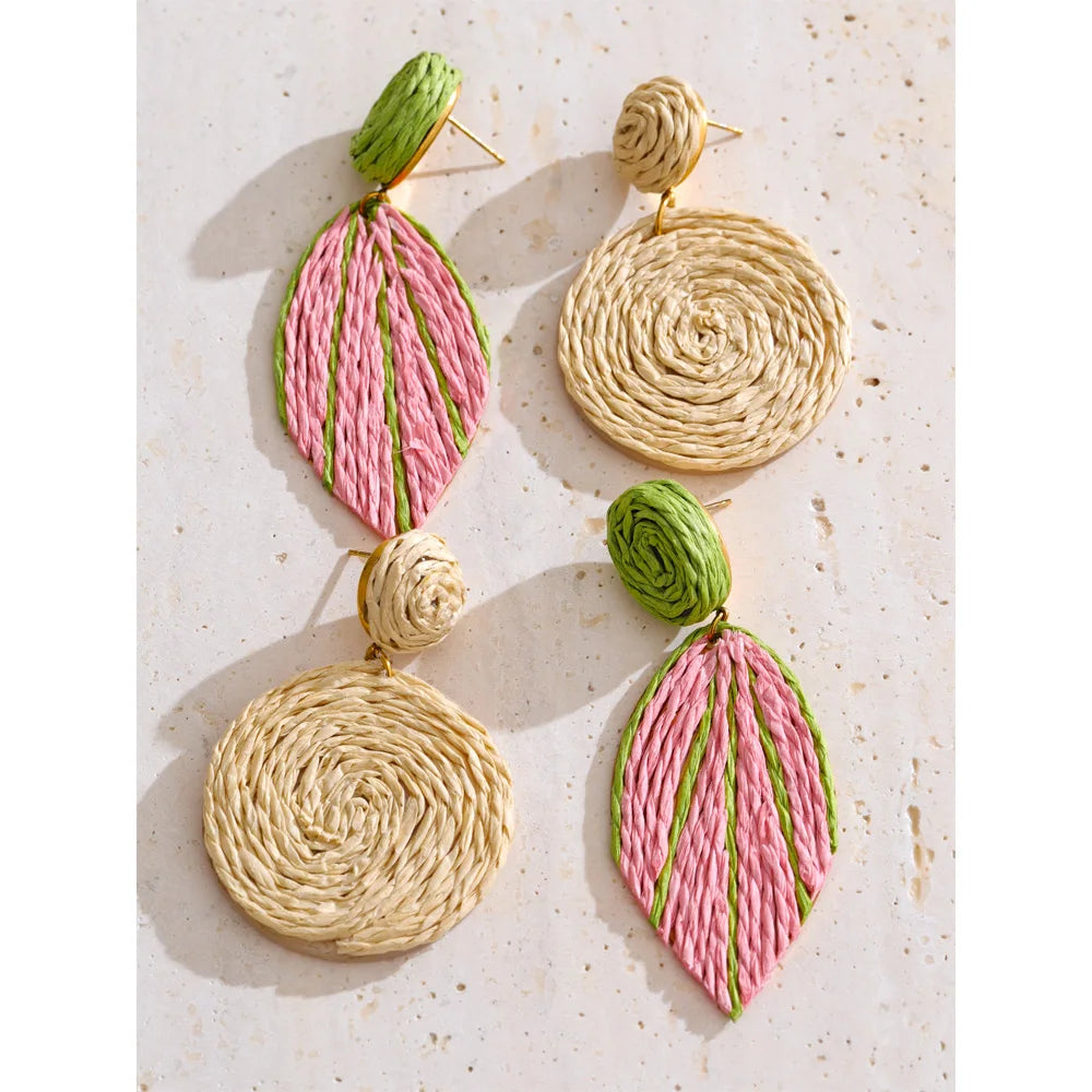 Green star earrings in gold-plated stainless steel.