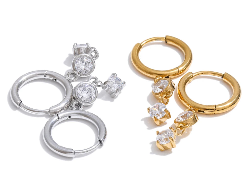 Cubic zirconia geometric earrings in gold-plated stainless steel with cubic zirconia.