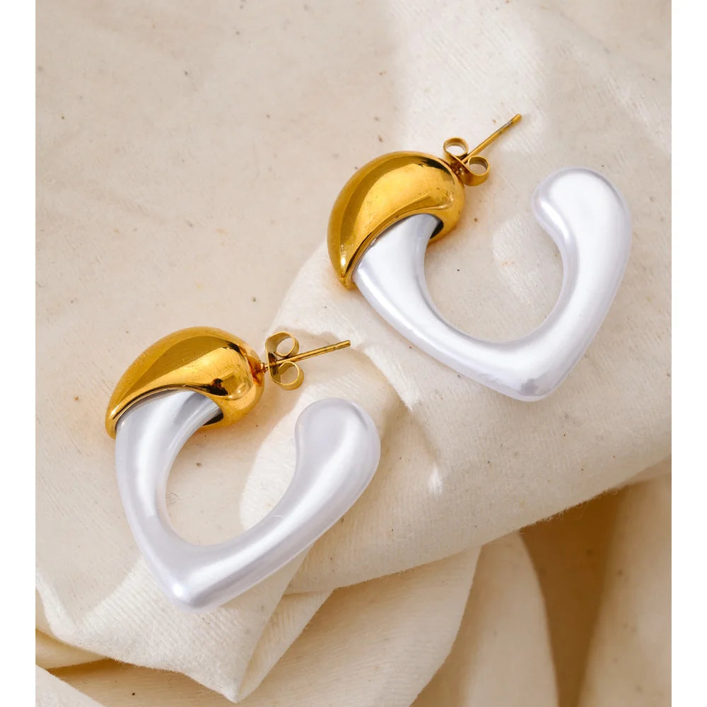 Pearl heart vintage earrings in gold-plated stainless steel with pearl.