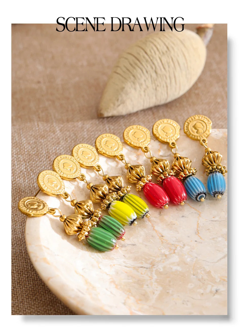 Geometric earrings in gold-plated stainless steel.