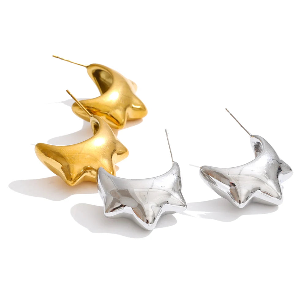 Geometric earrings in gold-plated stainless steel.