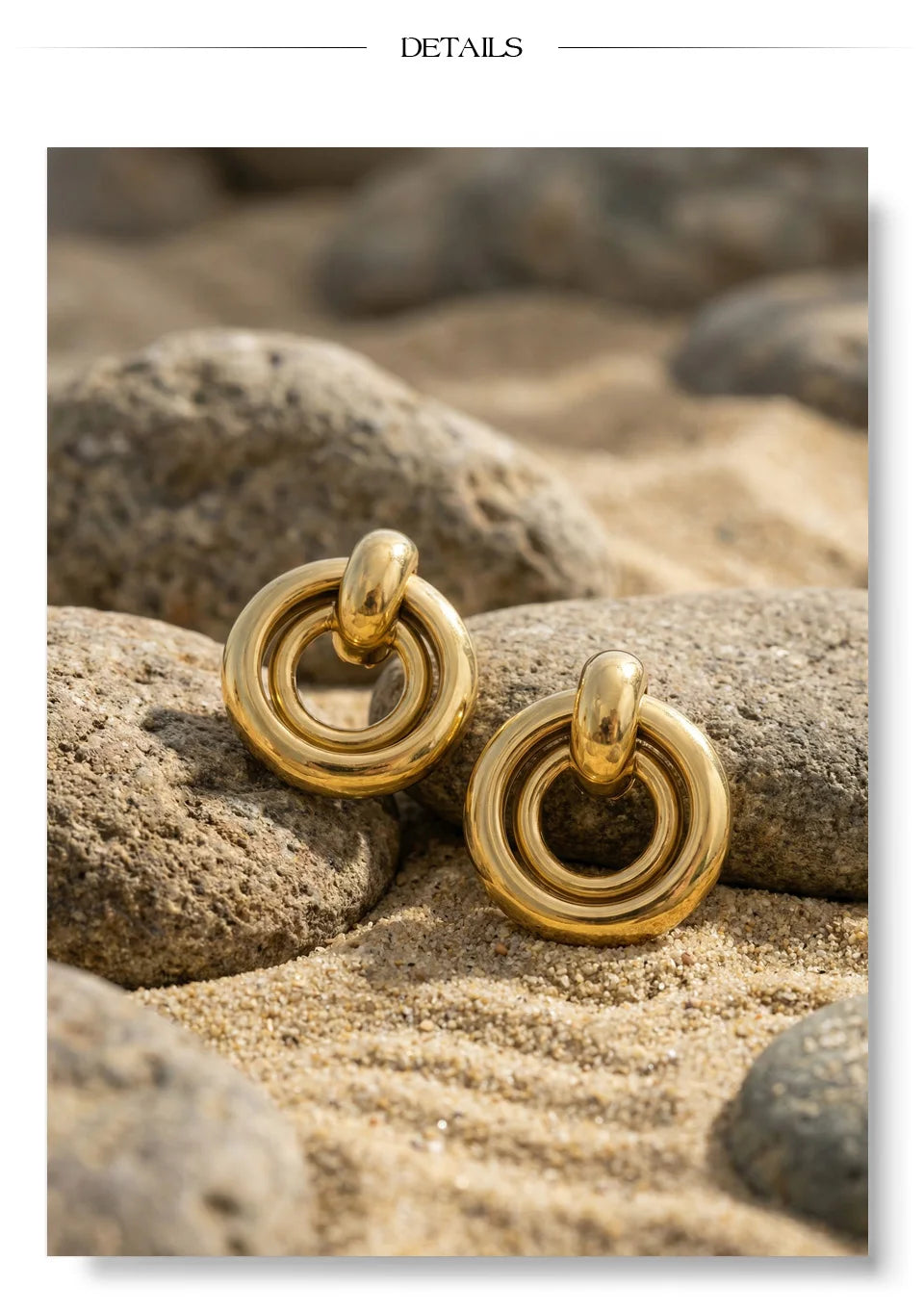 Geometric earrings in gold-plated stainless steel.