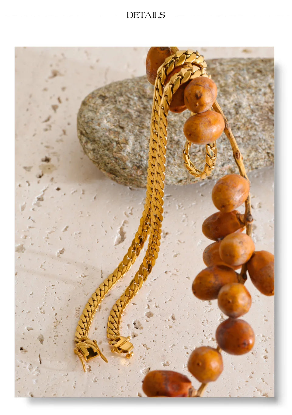 Geometric chain necklace in gold-plated stainless steel.