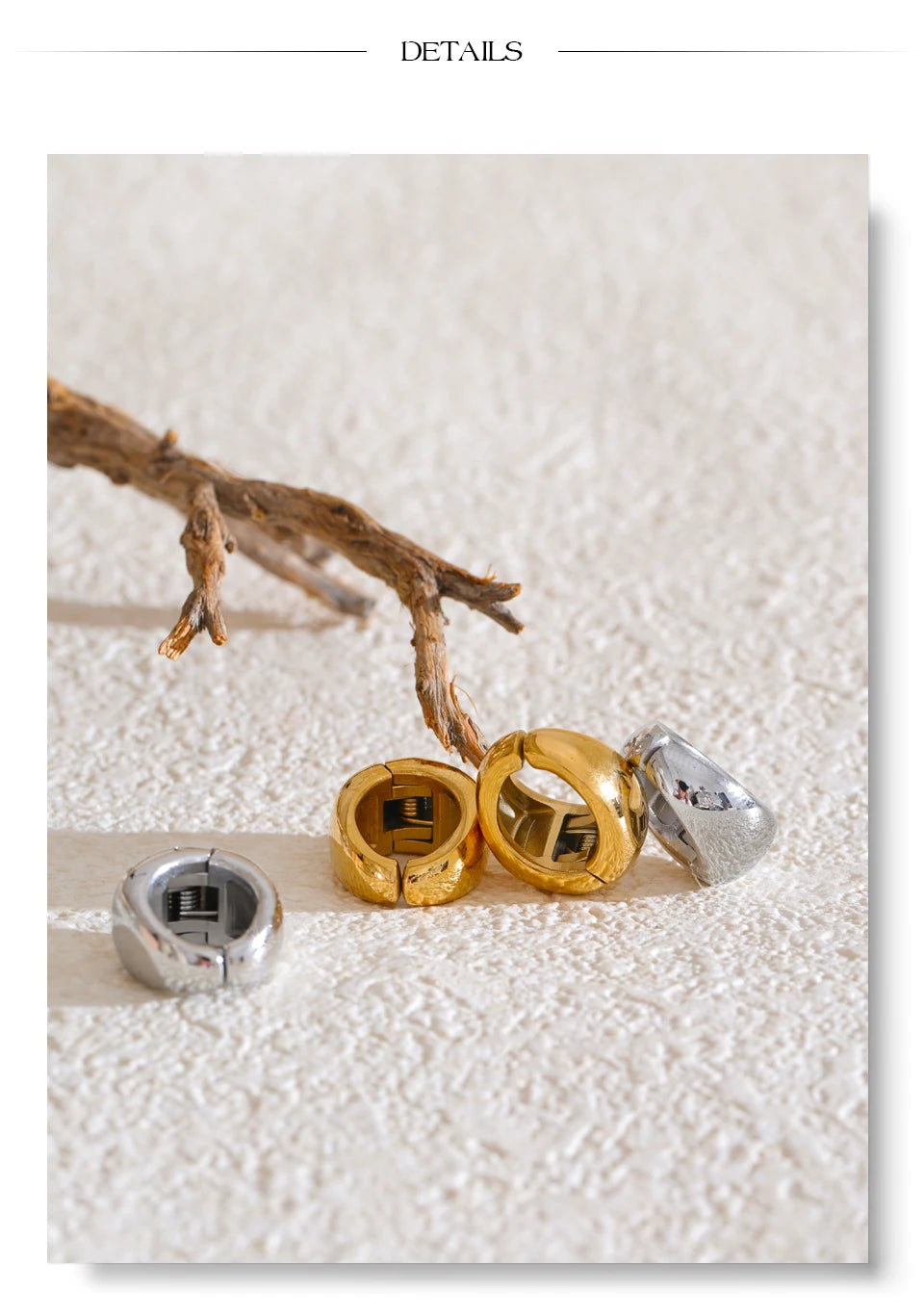 Geometric earrings in gold-plated stainless steel.