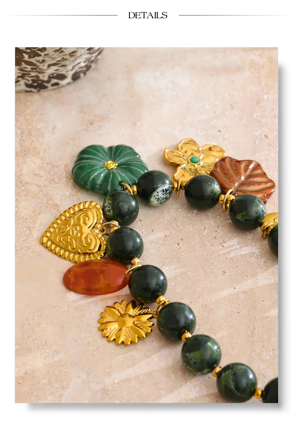 Green resin acrylic necklace in gold-plated stainless steel with resin and acrylic.