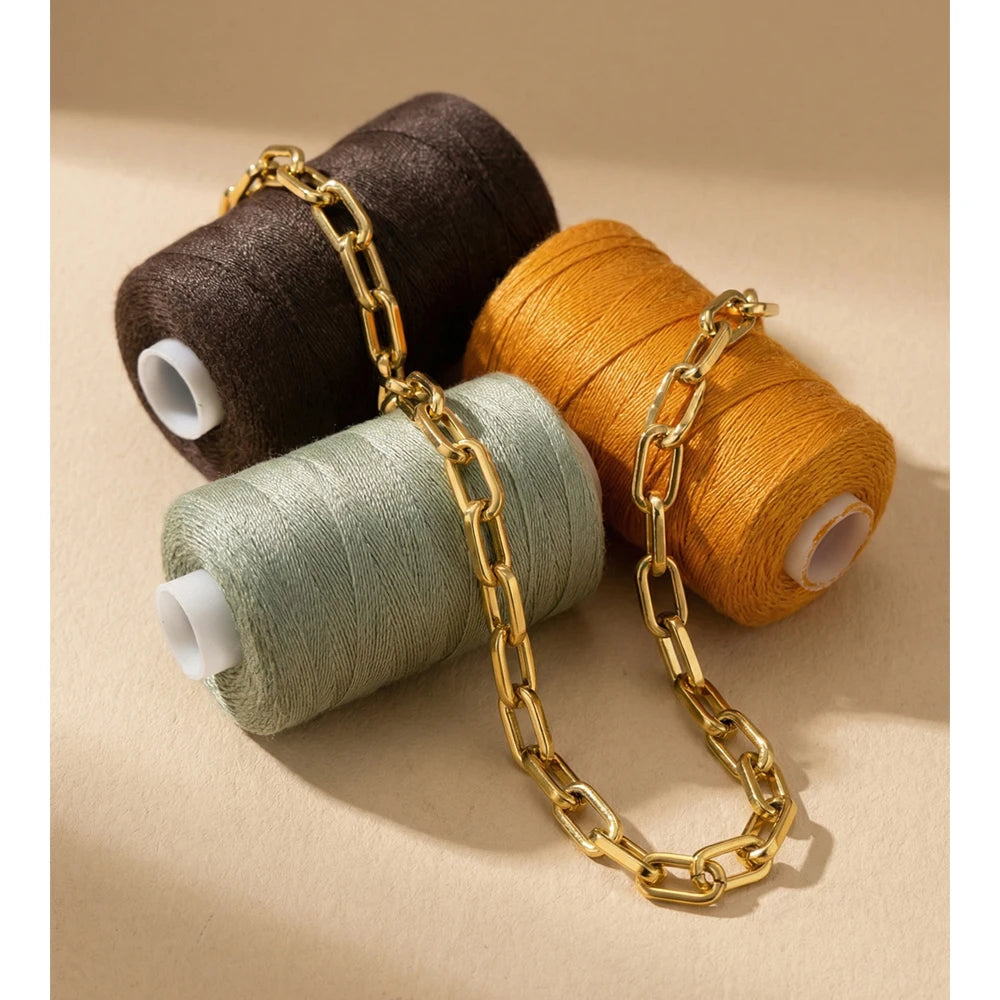 Geometric chain necklace in gold-plated stainless steel.
