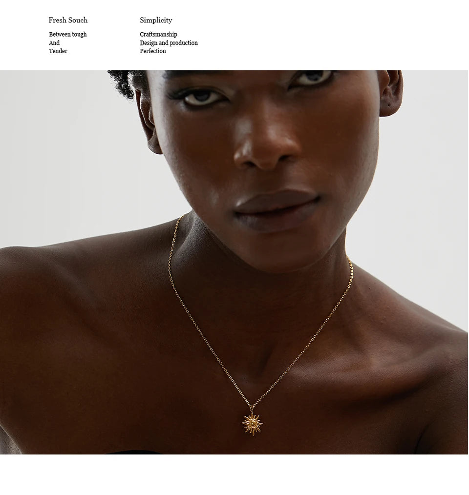 Sun geometric necklace in gold-plated stainless steel.