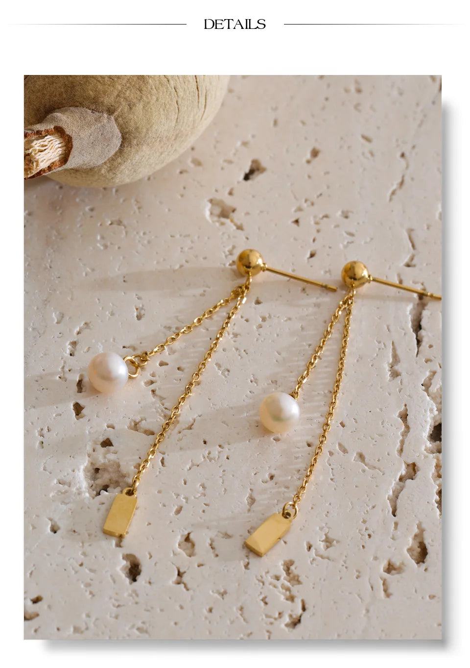 Freshwater pearl geometric chain earrings in gold-plated stainless steel with freshwater pearl.