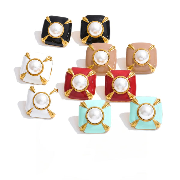 Earrings made of gold-plated stainless steel with pearl and enamel.